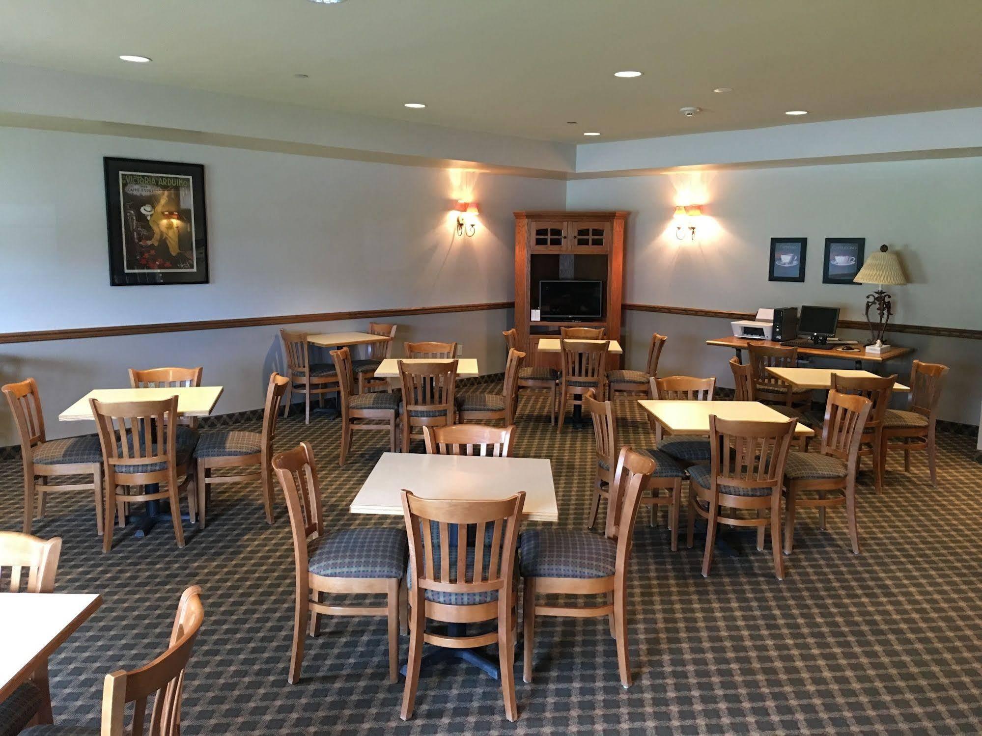 Americinn By Wyndham Fulton Clinton Ngoại thất bức ảnh