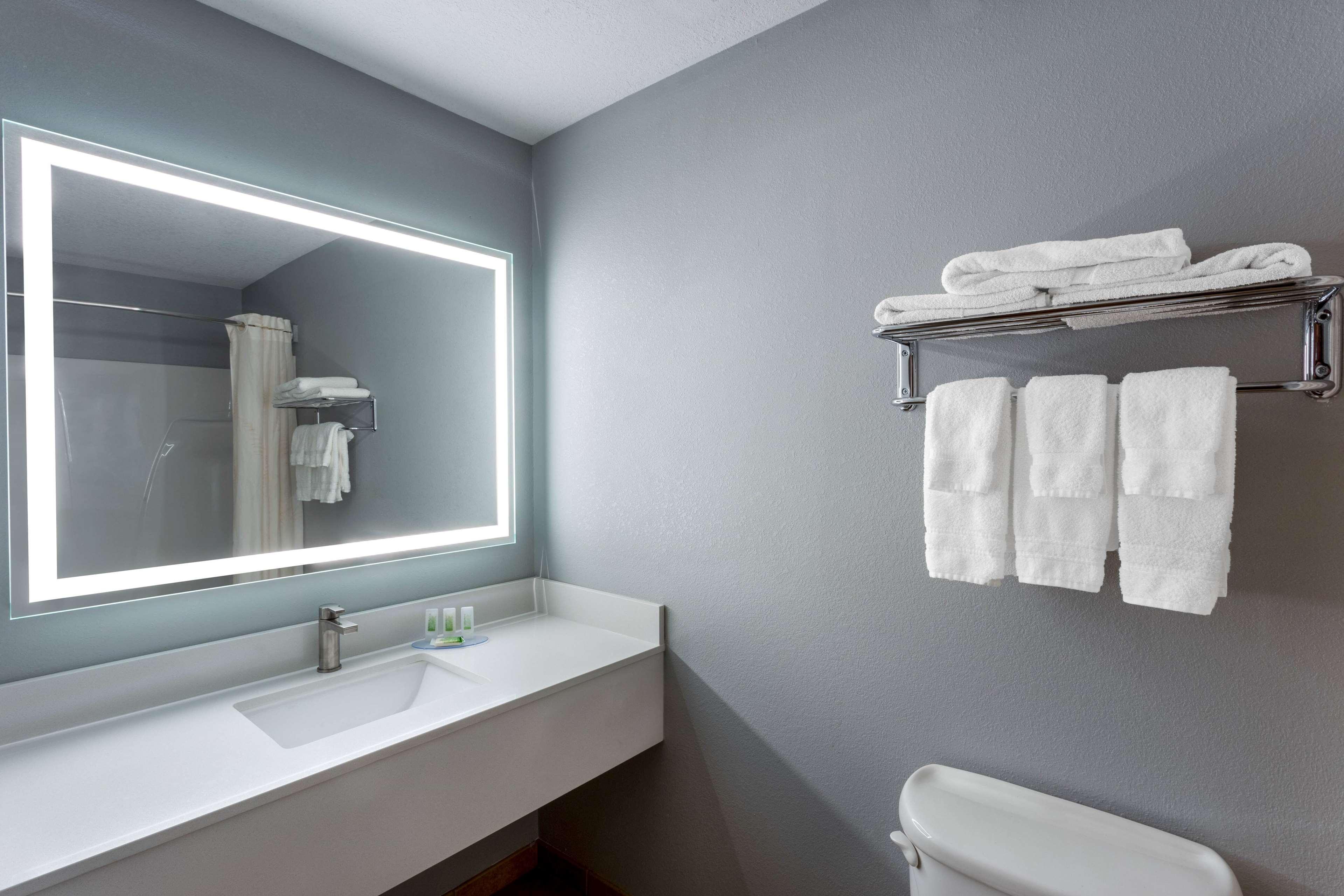 Americinn By Wyndham Fulton Clinton Ngoại thất bức ảnh